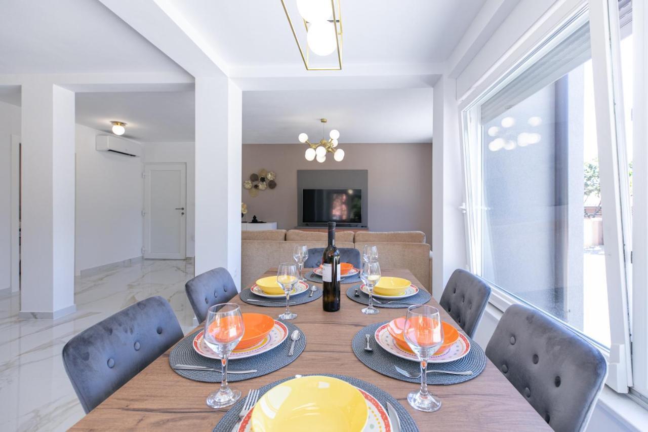 Apartman Suzi Pula Exteriör bild
