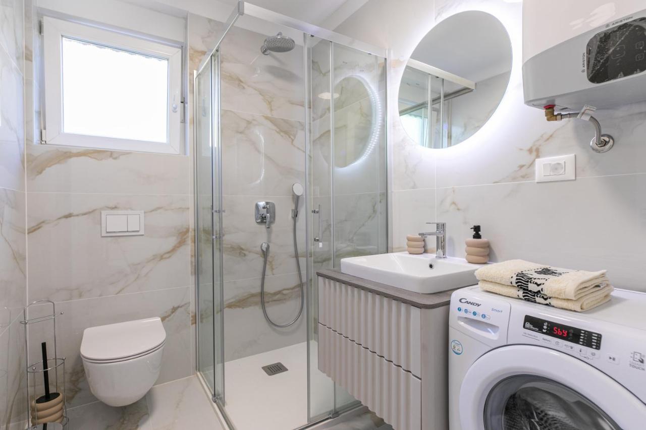 Apartman Suzi Pula Exteriör bild
