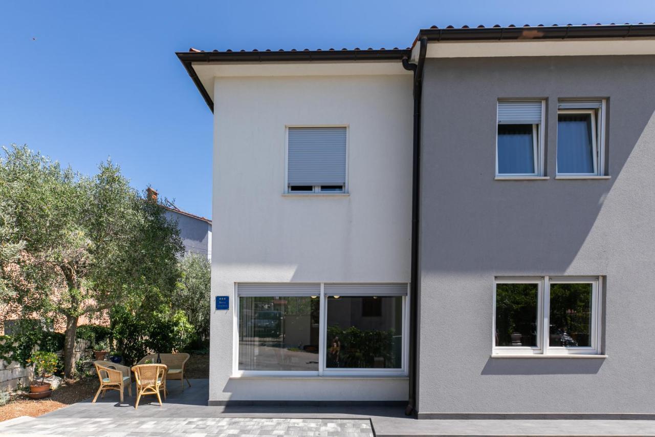 Apartman Suzi Pula Exteriör bild