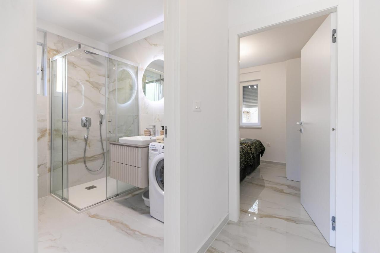 Apartman Suzi Pula Exteriör bild