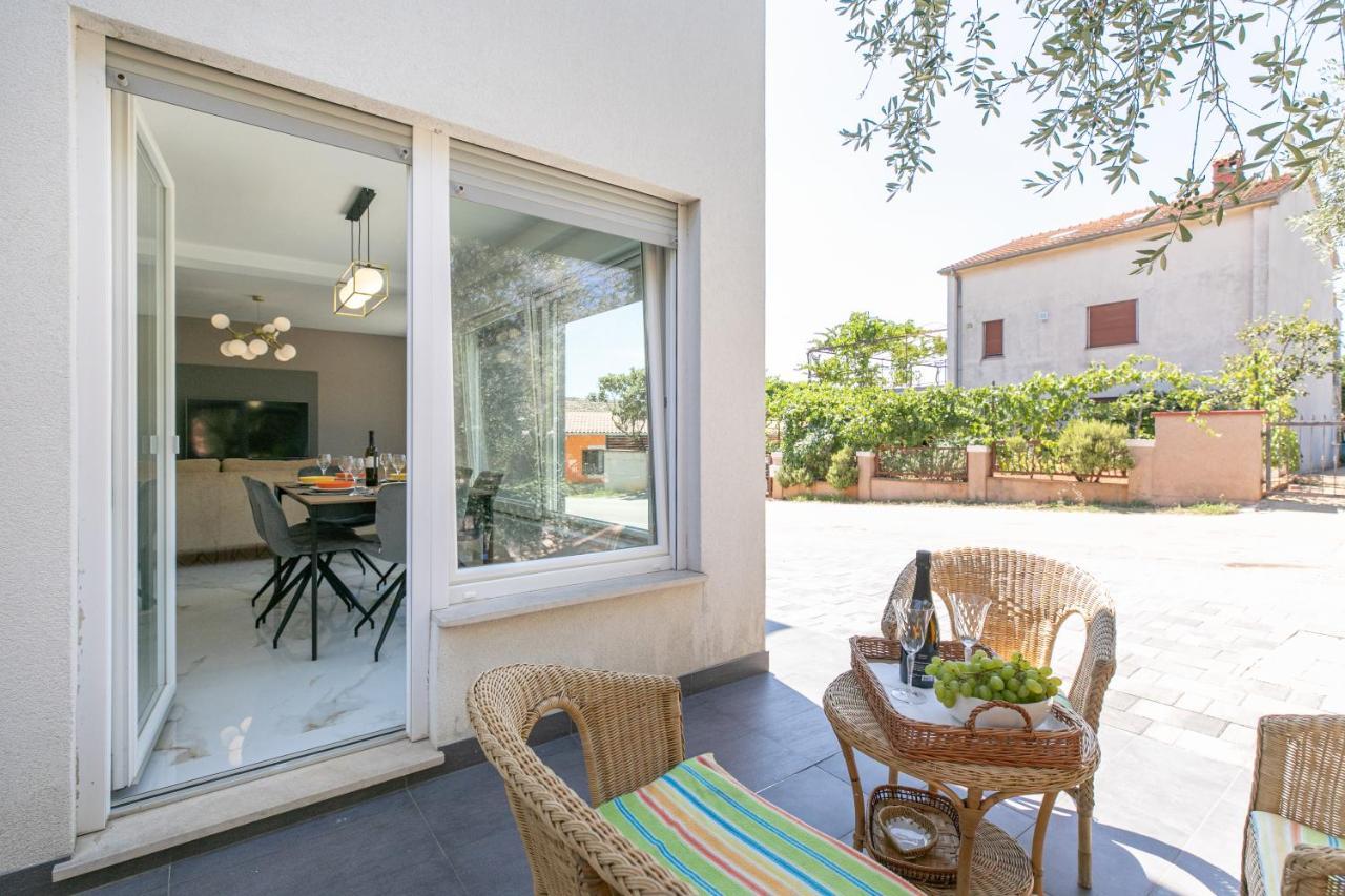 Apartman Suzi Pula Exteriör bild