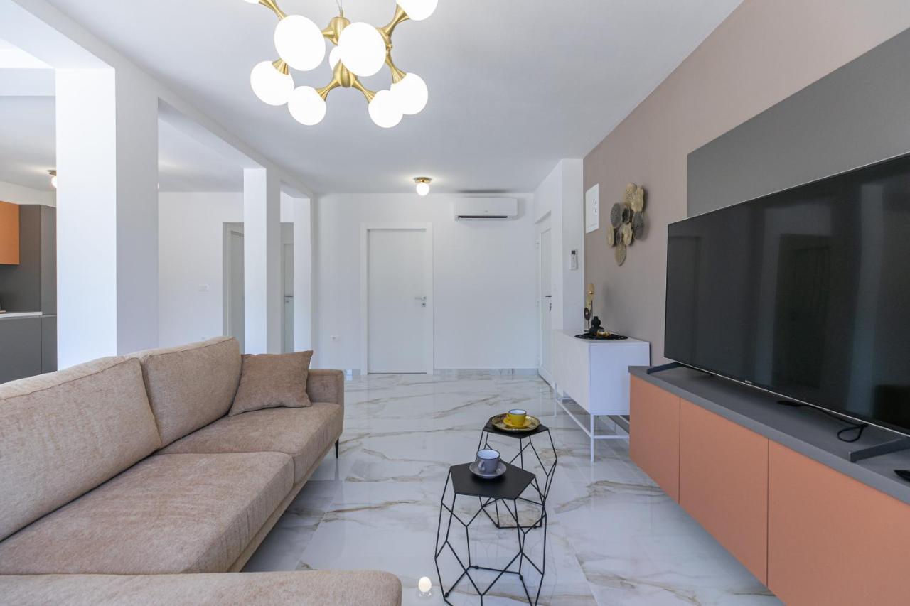 Apartman Suzi Pula Exteriör bild